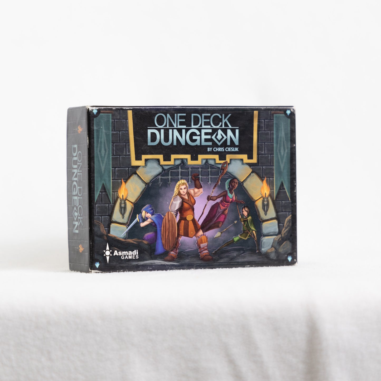 One Deck Dungeon - Used (moderately played)