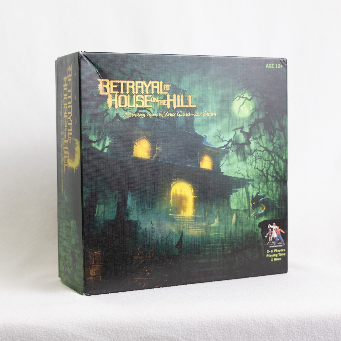 Betrayal at the House on the Hill: 2nd Edition - Used (Box Damaged, Lightly Played)